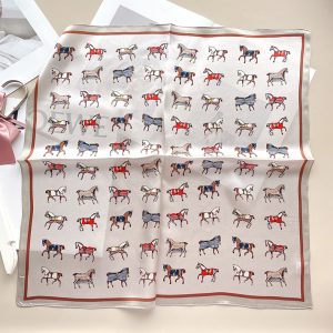 European-style retro pony mulberry silk silk scarf female Korean version is easy to wear a small square scarf, professional commuting collar scarf, thin square scarf