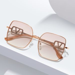 Cross border new sunglasses anti-ultraviolet shading high fashion metal driving polarized sunglasses female factory wholesale