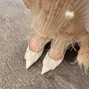 Sheepskin version ~ Su Yinyin's same leather pointed toe V-buckle pumps, toe stiletto heels, women's hollow sandals