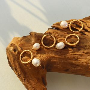 French vintage earrings freshwater pearl hoop earrings titanium steel 18K gold plated jewelry ins cold wind
