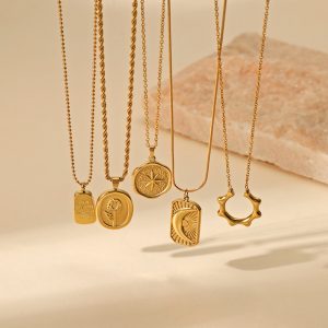 French vintage twist star moon stainless steel necklace personality fashion ladies metal pendant titanium steel necklace