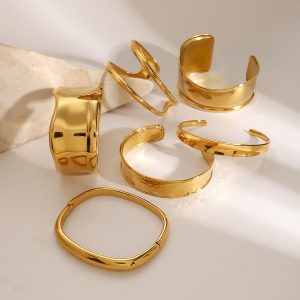 Jieding European and American stainless steel exaggerated gold bracelet high-quality open bracelet titanium steel hand jewelry cross-border bracelet
