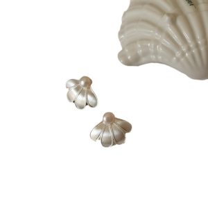 New Chinese style brushed petals, natural pearl buds, earrings, niche and unique 925 silver needles