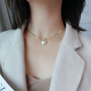 Titanium steel non-fading necklace women's Japanese and Korean style collarbone chain light luxury niche design sense simple temperament pendant accessories