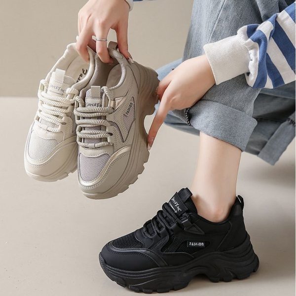 Stepping on black sneakers women's spring 2024 new versatile dad shoes non-slip work shoes women