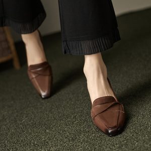 Brown French sheepskin single shoes women's small square toe thick heel retro business women's shoes young and middle-aged temperament high heels
