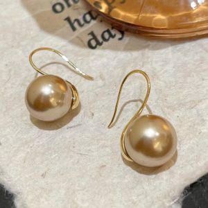 Retro French design, pearl earrings, earhooks, light luxury, high-end temperament, elegant earrings, women