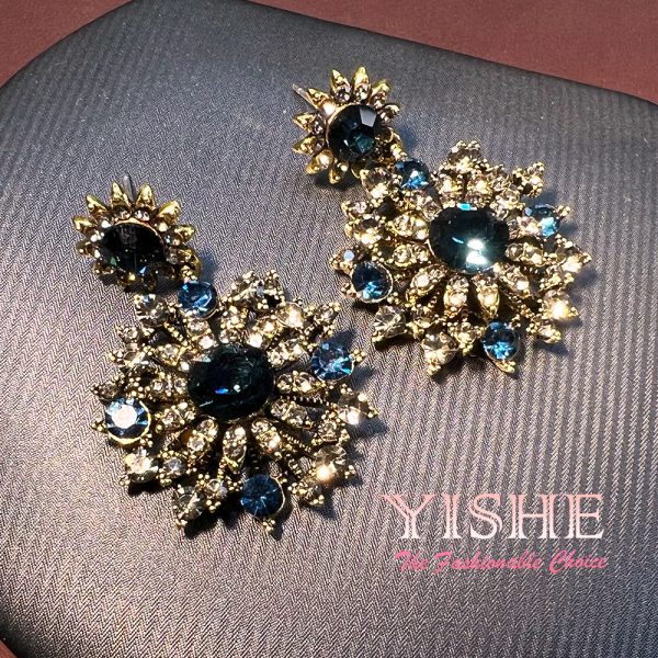 Original French catwalk earrings Vintage fashion Czech diamond luxury and exquisite high-end earrings - Image 2
