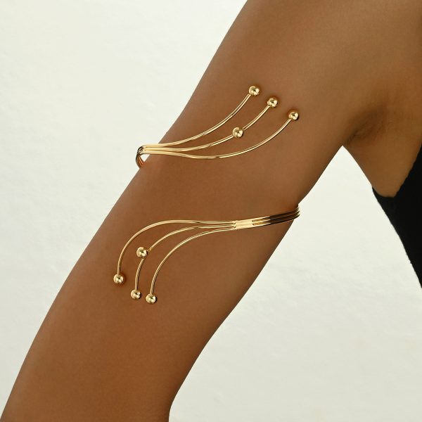 Factory Direct Sweet Cool Spicy Cutout D Letter Bracelet Women's Versatile Personality Metallic Glossy Open Arm Decoration - Image 2