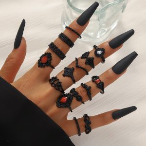 The new 15-piece personalized alloy design is a fashionable and versatile ring set suitable for women's daily wear