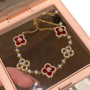 [Qi Dream Flower Oath] golden sense lucky four-leaf clover bracelet delicate white light luxury French adjustable hand ornament women