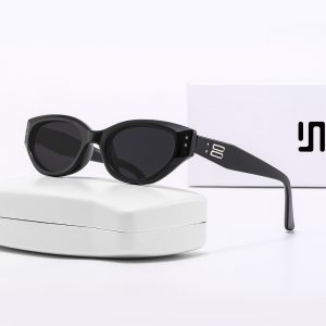 Jennie new gm retro cat eye sunglasses female small face sense of luxury small frame european and american street photography hot girl sunglasses