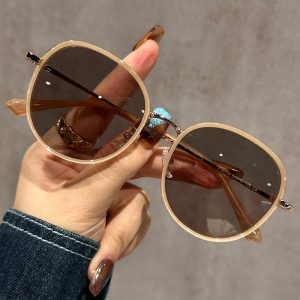 P28119 Japanese and Korean hot selling sweet round frame sunglasses female manufacturer mixed batch out of the street to pose for high-end dark brown tea sunglasses