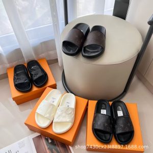 Foreign trade L home new letter embossed slippers men's 2024 spring and summer flat-bottomed top layer cowhide versatile slippers women