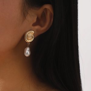 E13441 French retro fashion temperament ZA earrings for women creative shell conch pearl earrings versatile earrings