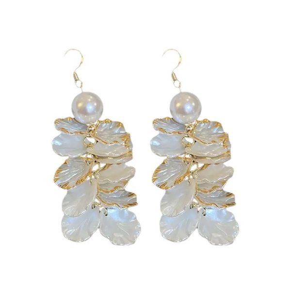 French pearl petal tassel ear hooks, elegant high-end long earrings, earrings, light luxury, temperament, fashion earrings, women - Image 5