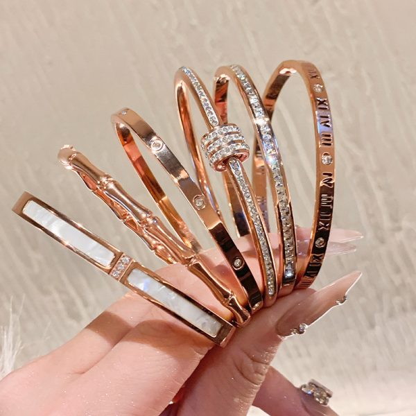 Rose gold titanium steel bracelet women's high-end sense bracelet light luxury niche zircon bracelet plain circle bracelet hand jewelry
