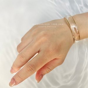 Japanese ins new cross-border design summer cool temperament transparent resin opening bracelet bracelet for women