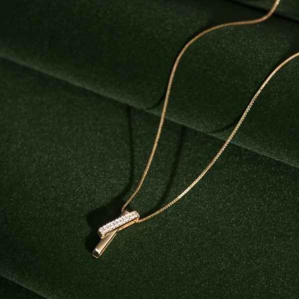 Simple temperament, geometric line necklace, women's niche design, high-end sense of luxury, new clavicle chain pendant wholesale