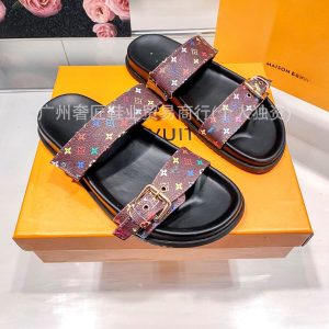 Lujia's new belt buckle slippers women's 2025 summer color letter foreign trade beach velcro sandals