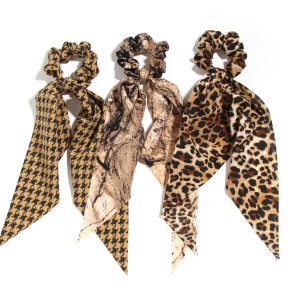 Leopard print triangle scarf, leopard print streamer, hair tie, new trendy European and American hair tie hair rope, female niche, simple temperament, atmospheric