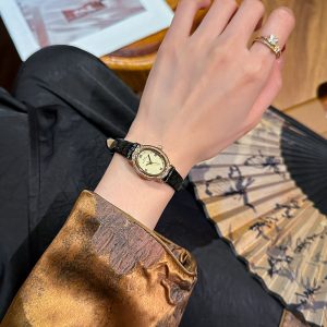 IBSO new oval belt diamond set women's watch subdial retro exquisite waterproof women's watch fashion temperament