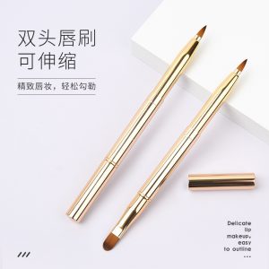 Double-headed lip brush lipstick brush retractable portable smudge professional makeup artist special advanced makeup brush with cover lip film brush