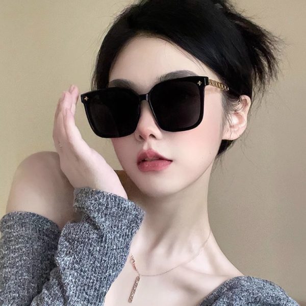 High-end sunglasses women's face small 2023 new chain leg star sunglasses big face thin black - Image 2
