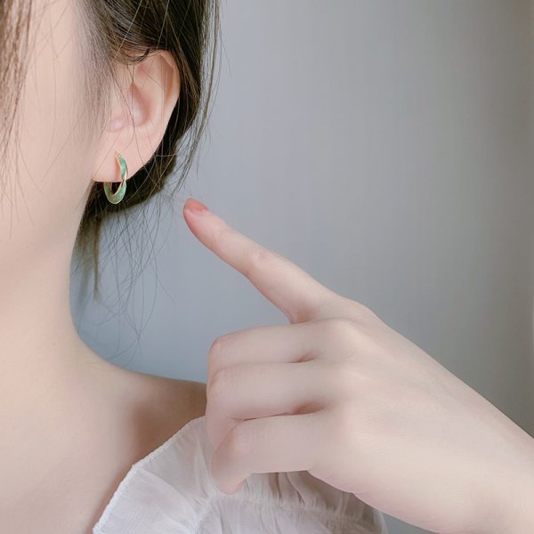 S925 sterling silver Mobius earrings women's simple French light luxury niche design sense ear buckle sleeping no removal earrings - Image 3