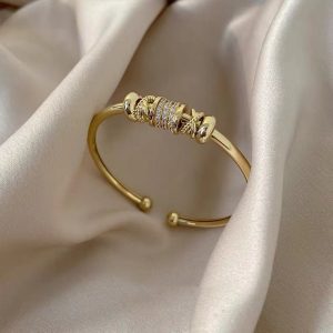 Sense of luxury, light luxury, niche bracelet, women's opening, design, adjustable small waist, cold wind, high-end hand jewelry