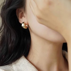 Water drop earrings, women's niche design, light luxury, high-end temperament, simple French fashion circles, ins-style earrings