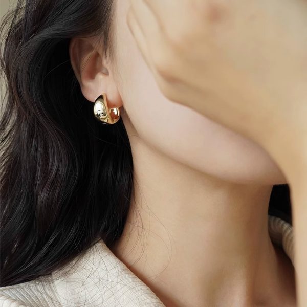 Water drop earrings, women's niche design, light luxury, high-end temperament, simple French fashion circles, ins-style earrings - Image 3