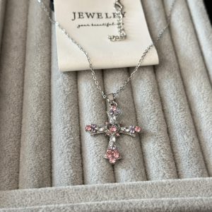 Sweet cool wind hot girl cross necklace women's heavy industry set with diamonds gothic European American style y2k necklace design collarbone chain