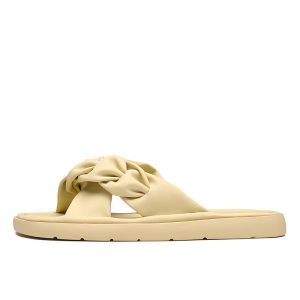 Ogu Shiden slippers are worn by women wearing the new fairy style soft bottom flat flat line beach cool slippers in the summer of 2023