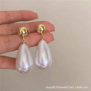Retro little princess port style temperament water drop imitation pearl simple earrings atmospheric French versatile S925 silver earrings for women