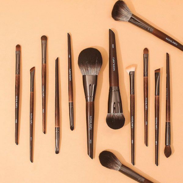 Cangzhou cross-border new high-grade animal hair wooden handle makeup brush, eyeshadow, blush, loose powder, eyebrow brush, beauty tool set