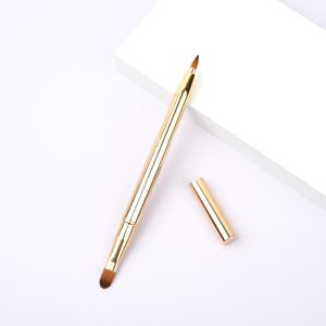 Double-headed lip brush lipstick brush retractable portable smudge professional makeup artist special advanced makeup brush with cover lip film brush