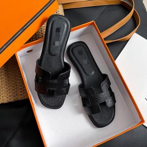 TB~ spot slippers women's outer wear summer soft-soled flip-flops, breathable sandals, versatile flat slippers, women's plus-size shoes