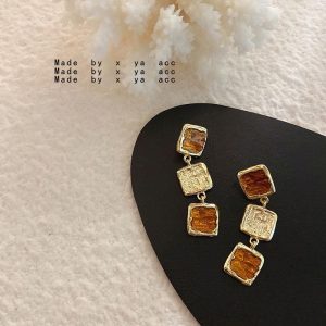 Baroque retro French resin square long earrings simple temperament Hong Kong style niche design ins earrings