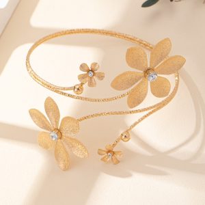 European and American cross-border supply temperament, retro French flower armband, geometric line, rhinestone, flower upper arm bracelet, female niche