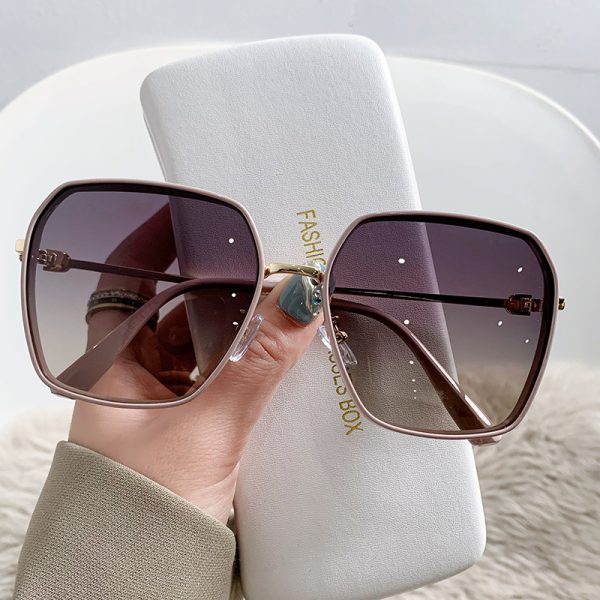 New women's polarized sunglasses, UV protection, driving glasses, fashionable and versatile, retro Internet celebrity sunglasses for men - Image 3
