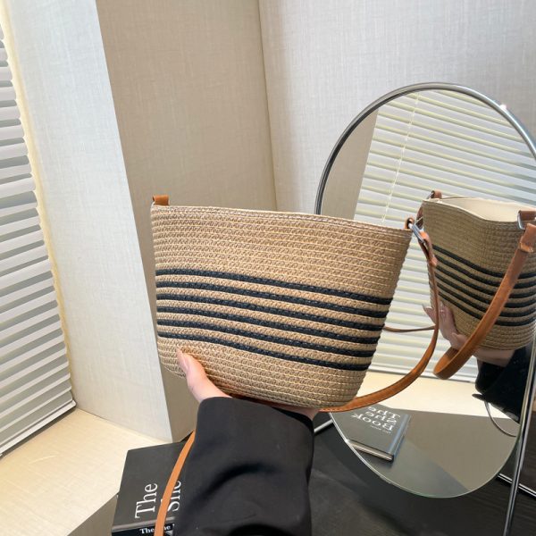 Spring popular vacation style straw woven bucket woven bag women's seaside large capacity versatile shoulder crossbody bag fashion - Image 2