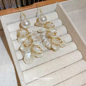 French pearl petal tassel ear hooks, elegant high-end long earrings, earrings, light luxury, temperament, fashion earrings, women