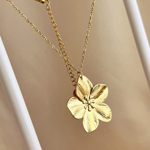 European and American high-end light luxury necklace feminine fashion flower irregular versatile titanium steel collarbone chain ins necklace