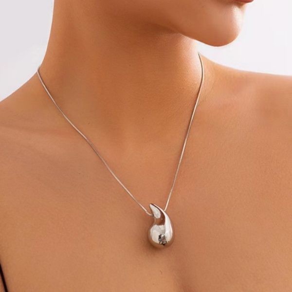 Simple European and American feng shui drop necklace feminine simple and versatile niche design clavicle chain 2023 new style - Image 3