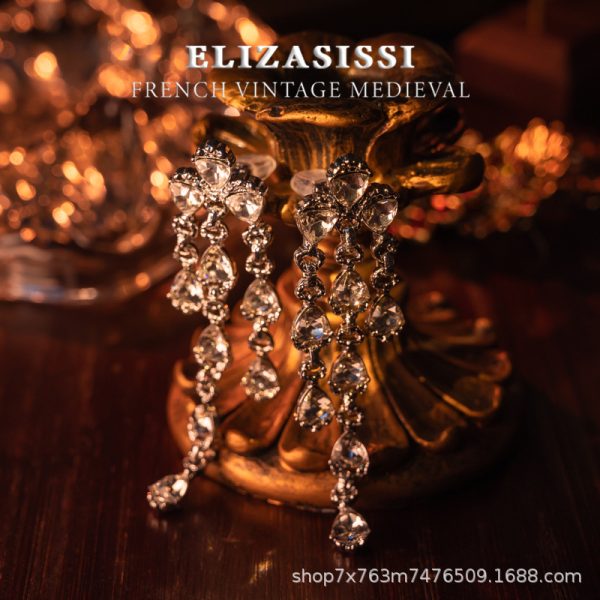 Vintage Vintage electroplated real gold inlaid with Czech diamonds and crystal diamonds with stud earrings vintage with dazzling fashion temperament