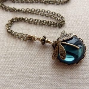 Creative Vintage Dragonfly Green Crystal Pendant Necklace for Women Personality Fashion Party Bohemian Jewelry