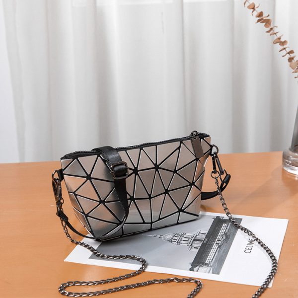 Bag Women's 2025 New Summer New Fashion Simple Geometric Single Shoulder Crossbody Portable Mini Lingge Small Bag - Image 3
