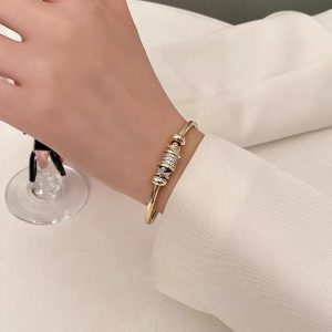 Sense of luxury, light luxury, niche bracelet, women's opening, design, adjustable small waist, cold wind, high-end hand jewelry