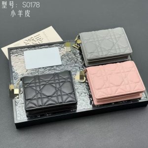 D home bi-fold wallet with logo leather ladies wallet sheepskin coin purse quilted short wallet sense of quality